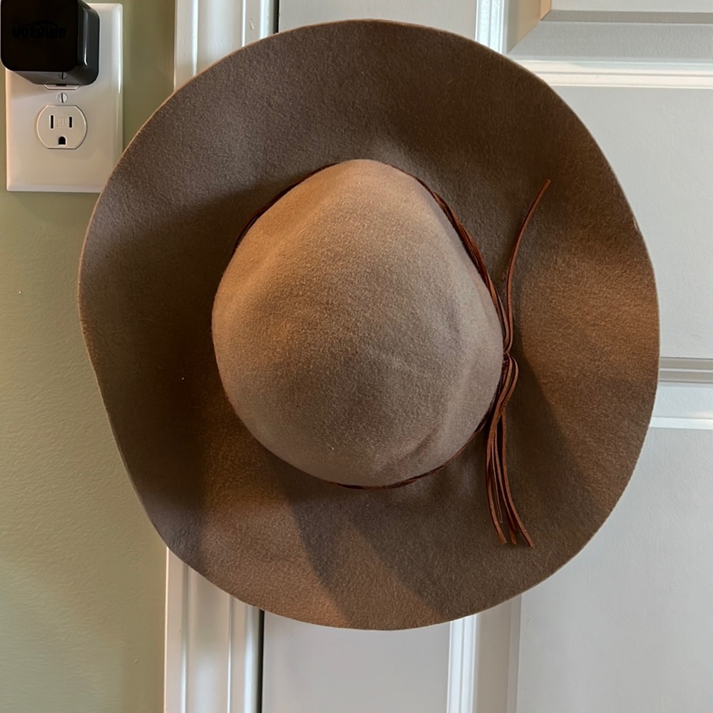 Felt hat